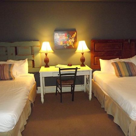 William Watson Hotel (Adults Only) Pittsfield Екстер'єр фото