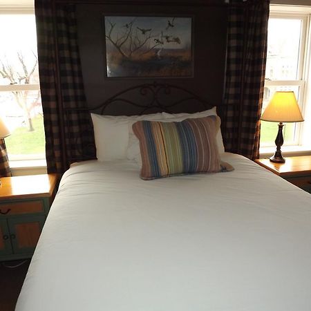 William Watson Hotel (Adults Only) Pittsfield Екстер'єр фото