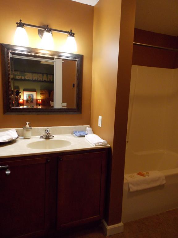 William Watson Hotel (Adults Only) Pittsfield Екстер'єр фото