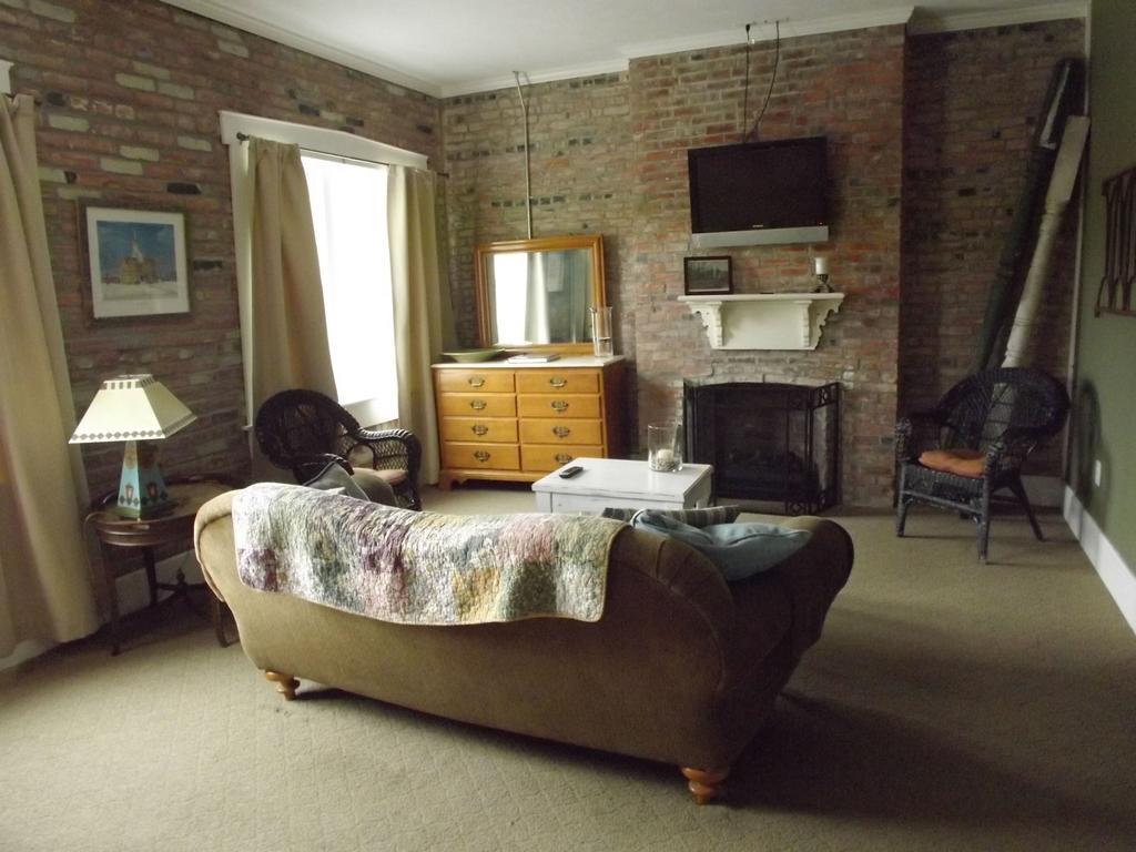 William Watson Hotel (Adults Only) Pittsfield Екстер'єр фото