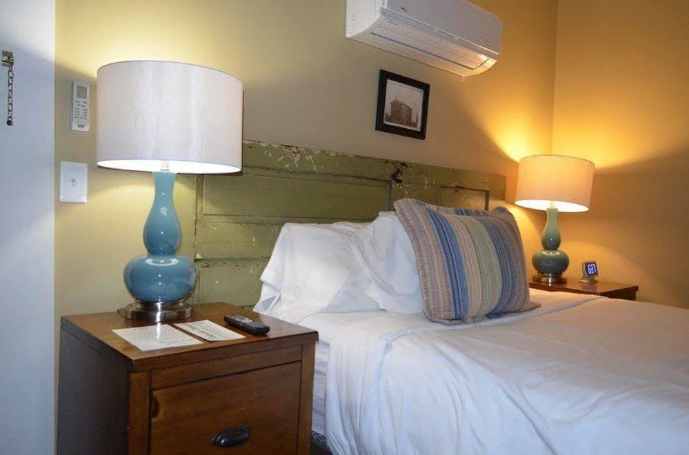 William Watson Hotel (Adults Only) Pittsfield Екстер'єр фото
