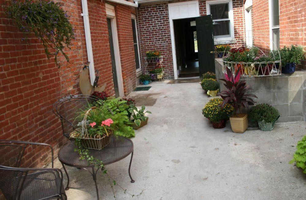 William Watson Hotel (Adults Only) Pittsfield Екстер'єр фото